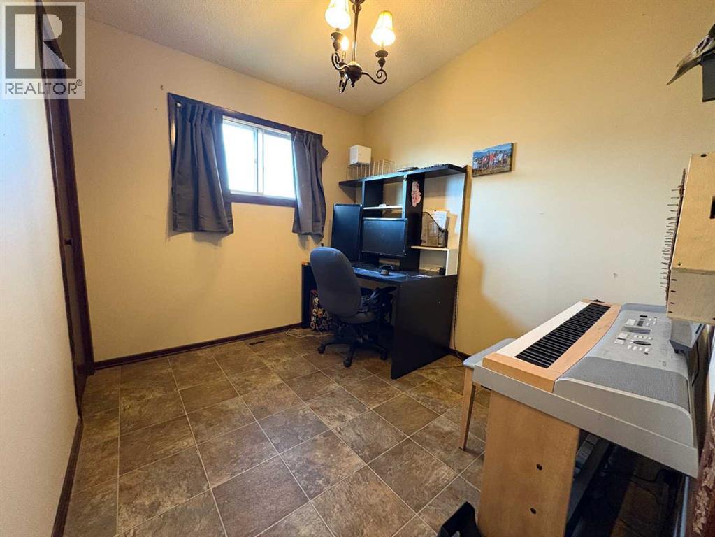 5639 48 Avenue A,b Crescent, Ponoka, Alberta  T4J 1K2 - Photo 14 - A2268983