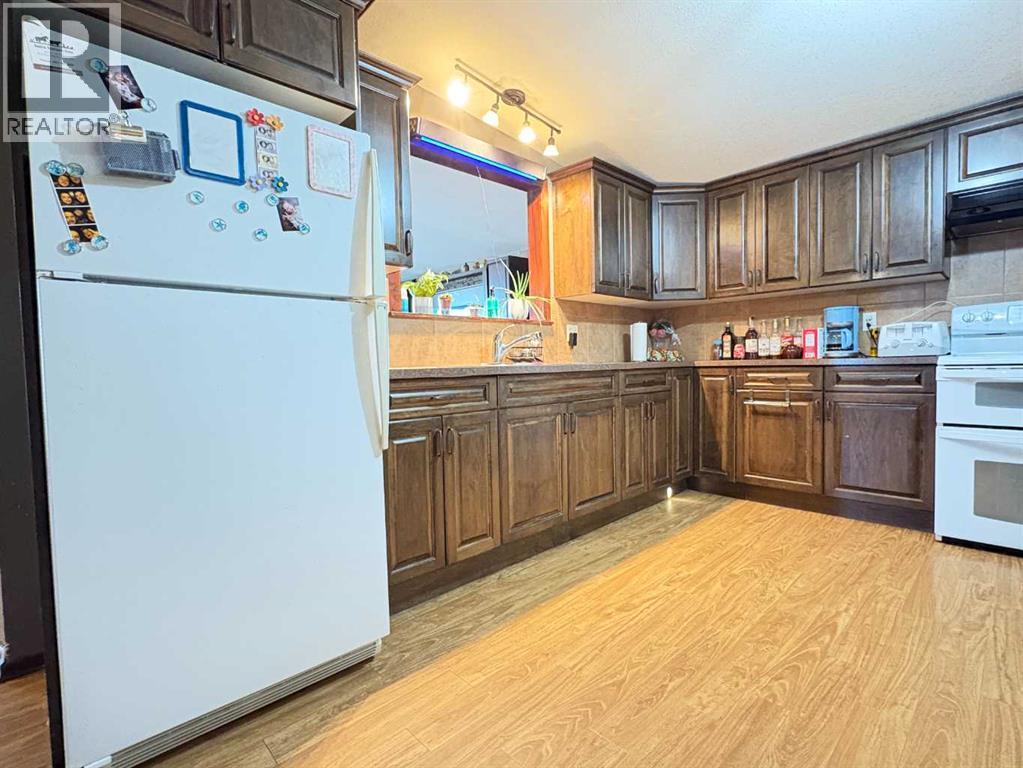 5639 48 Avenue A,b Crescent, Ponoka, Alberta  T4J 1K2 - Photo 6 - A2268983