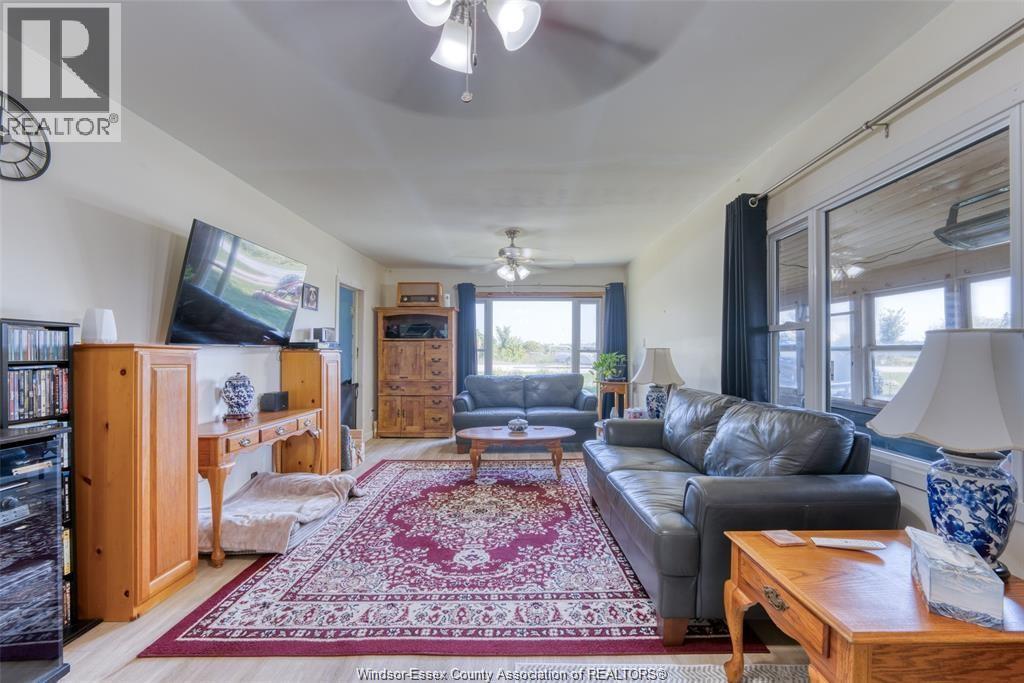 3119 Division Road North, Kingsville, Ontario  N0R 1B0 - Photo 8 - 25028019