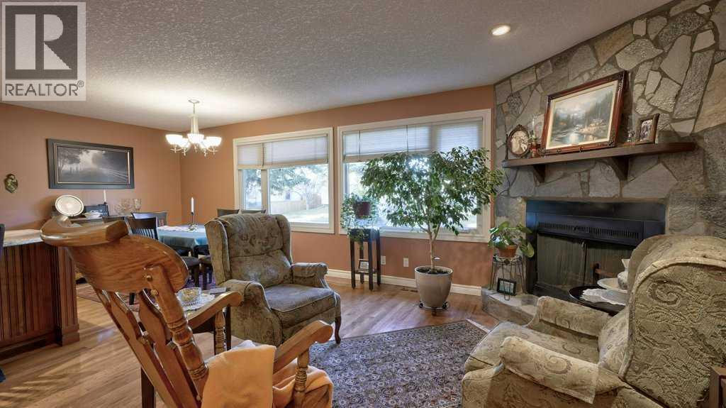 232 Penbrooke Way Se, Calgary, Alberta t2a 3s8 - Photo 3 - A2268091