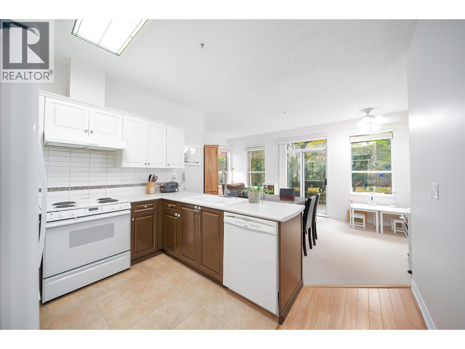 203 5270 Oakmount Crescent, Burnaby, British Columbia V5H 4S1 - Photo 10 - R3064795