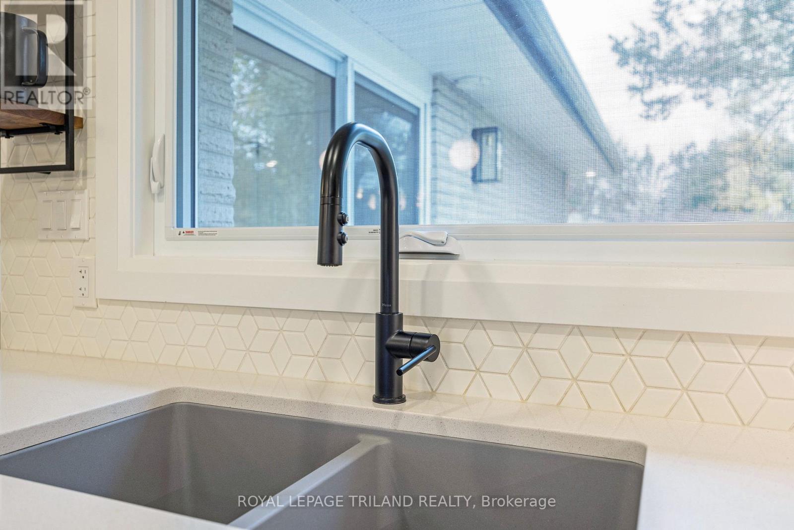 Photo 18 of 50 for 10117 Lynhurst Park Drive