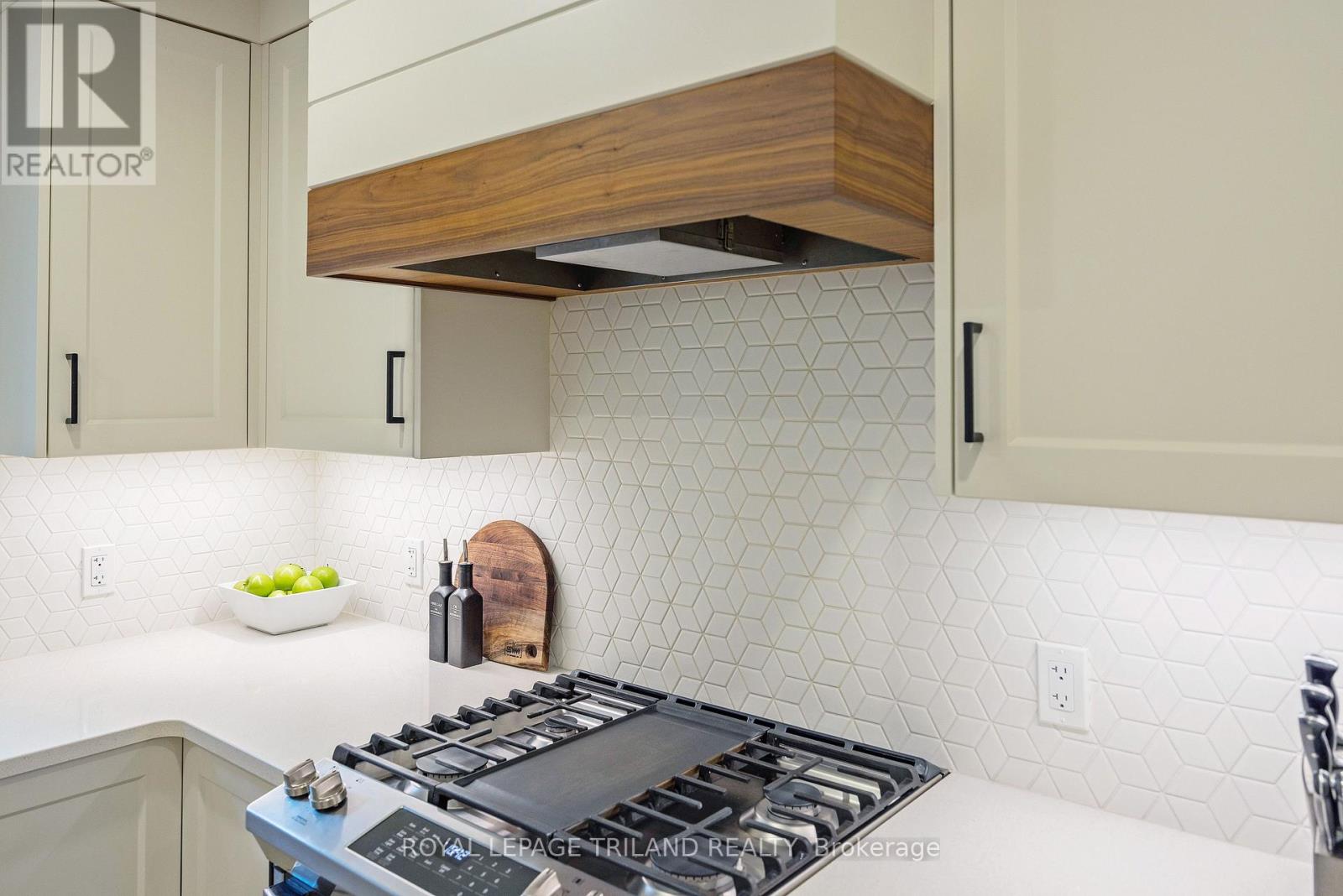 Photo 19 of 50 for 10117 Lynhurst Park Drive