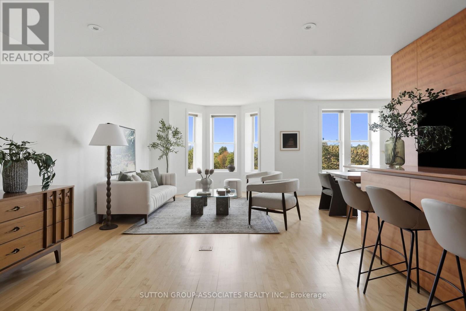 408 - 385 BRUNSWICK AVENUE, Toronto, Ontario