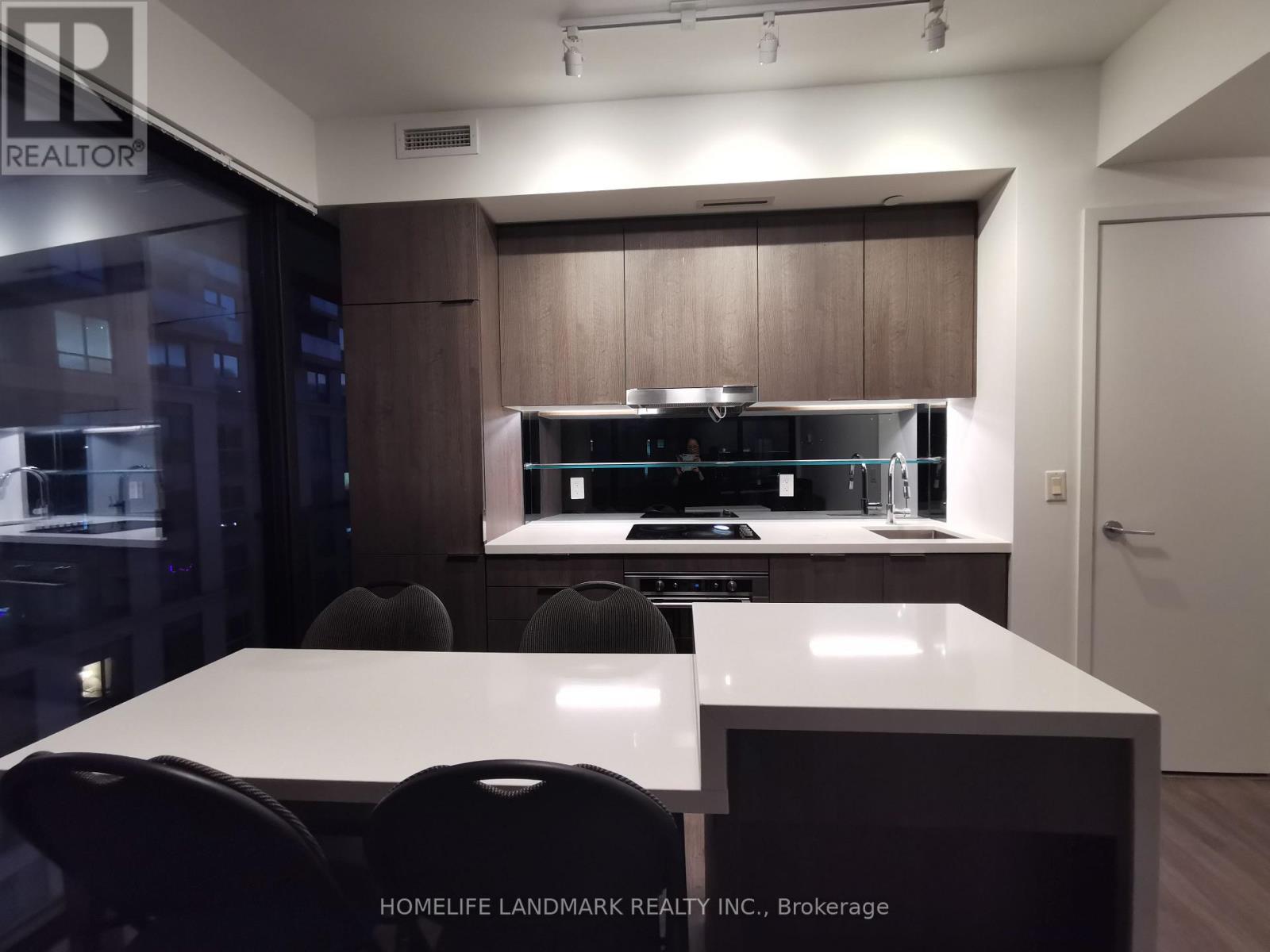 811 - 215 Queen Street W, Toronto, Ontario  M5V 0P5 - Photo 2 - C12444753