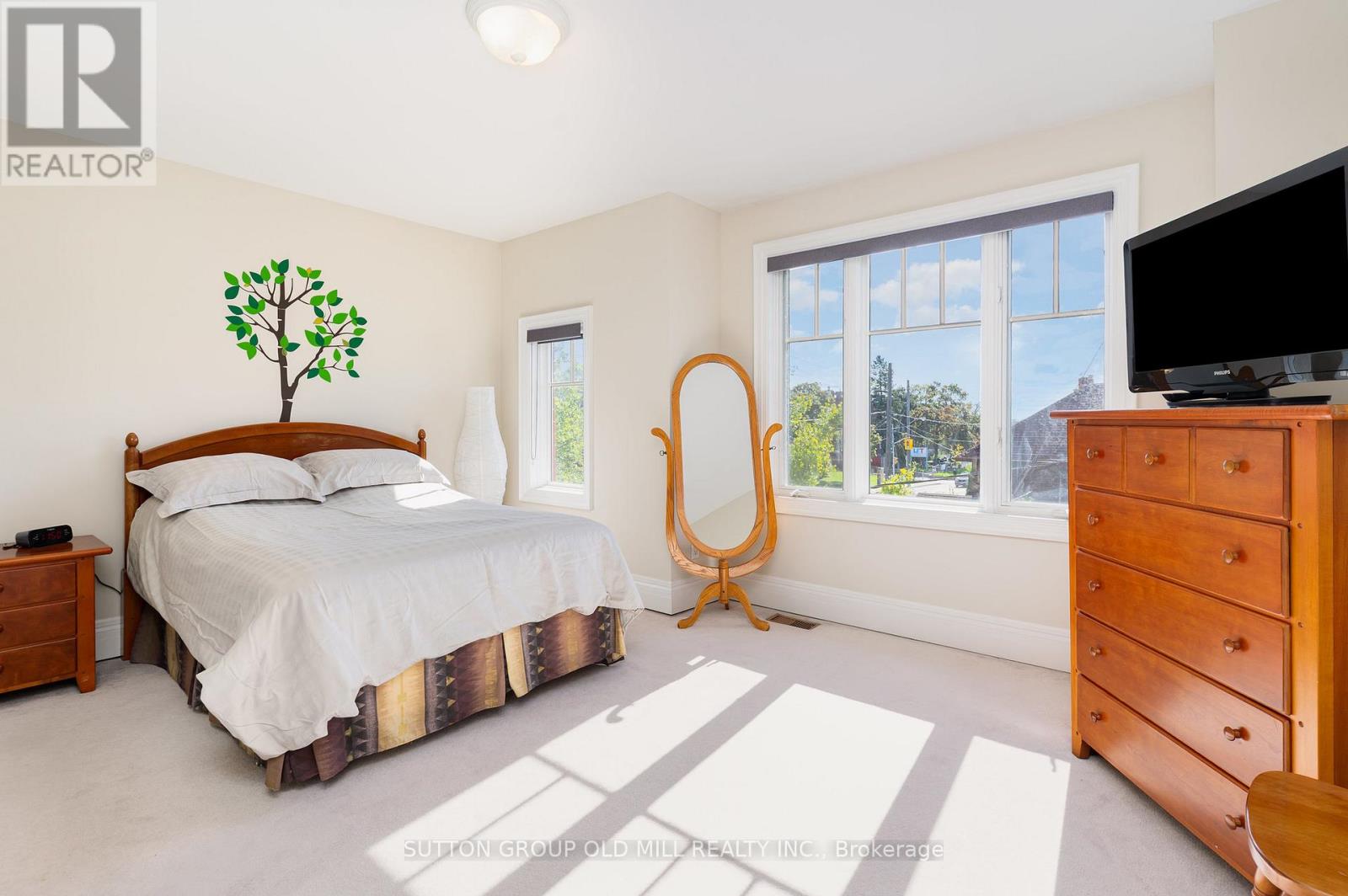 4 Hunter Avenue, Toronto, Ontario  M6E 2C8 - Photo 14 - W12460102