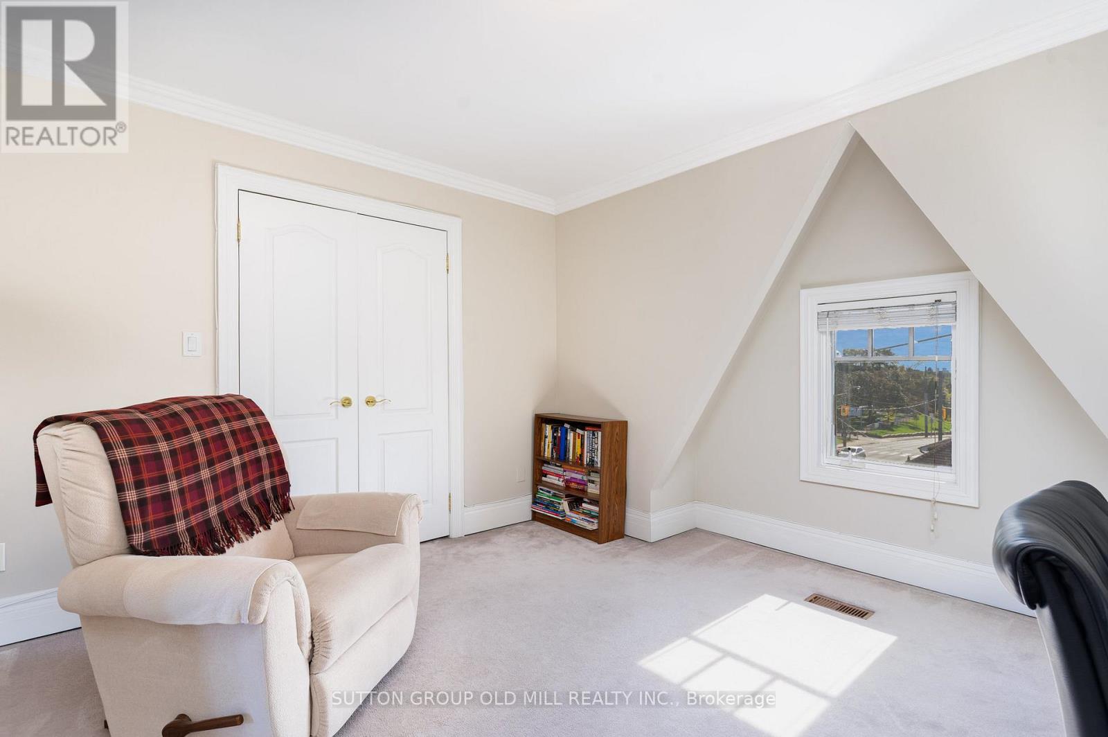 4 Hunter Avenue, Toronto, Ontario  M6E 2C8 - Photo 23 - W12460102