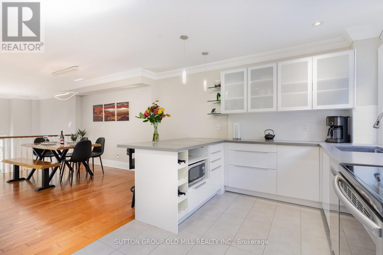 4 Hunter Avenue, Toronto, Ontario  M6E 2C8 - Photo 12 - W12460102