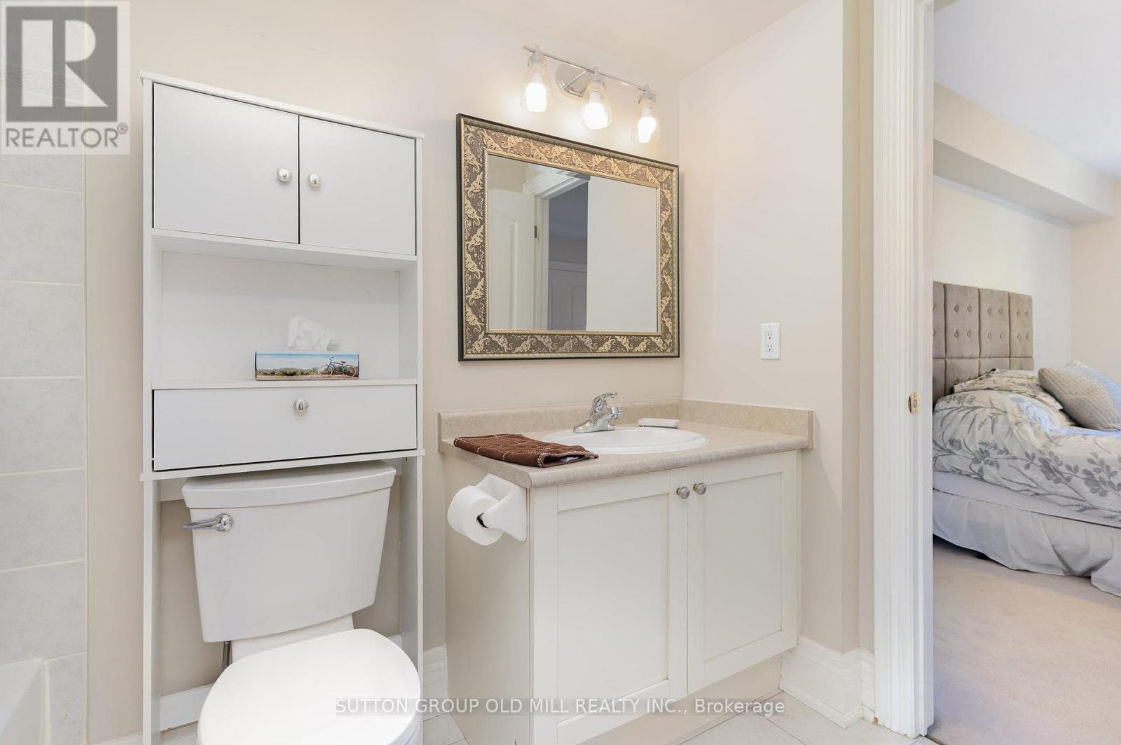 4 Hunter Avenue, Toronto, Ontario  M6E 2C8 - Photo 21 - W12460102