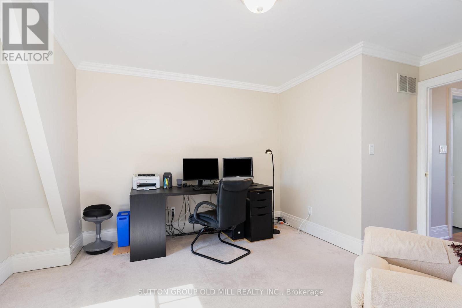 4 Hunter Avenue, Toronto, Ontario  M6E 2C8 - Photo 24 - W12460102