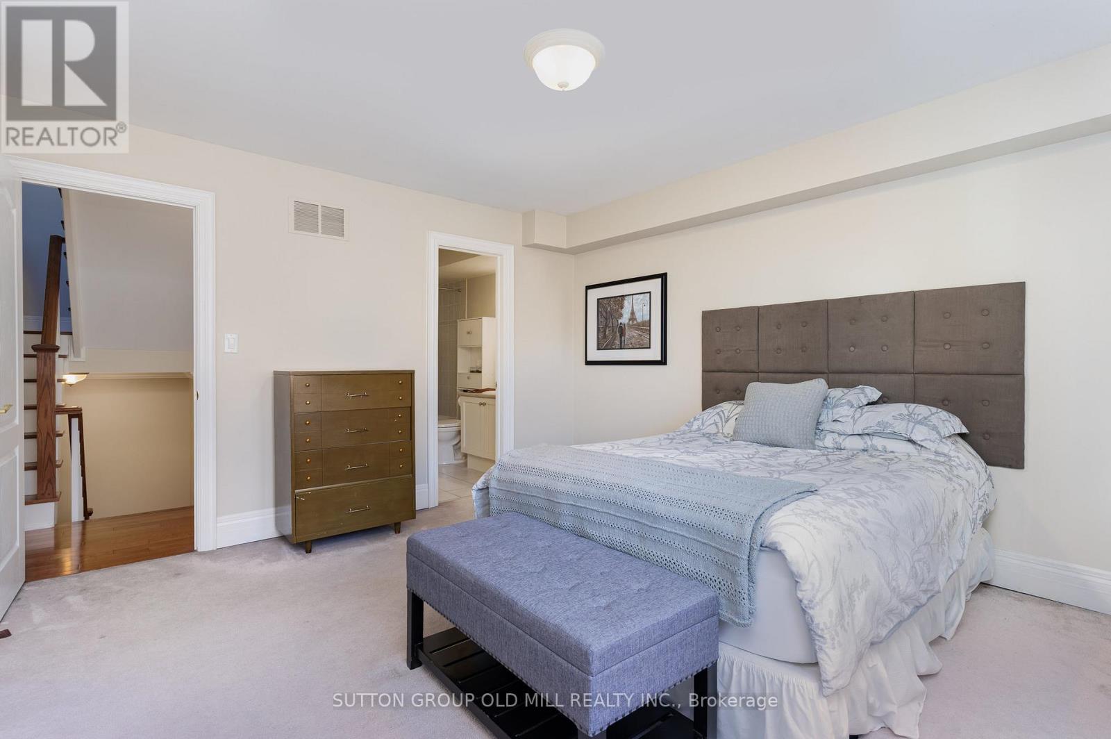 4 Hunter Avenue, Toronto, Ontario  M6E 2C8 - Photo 19 - W12460102