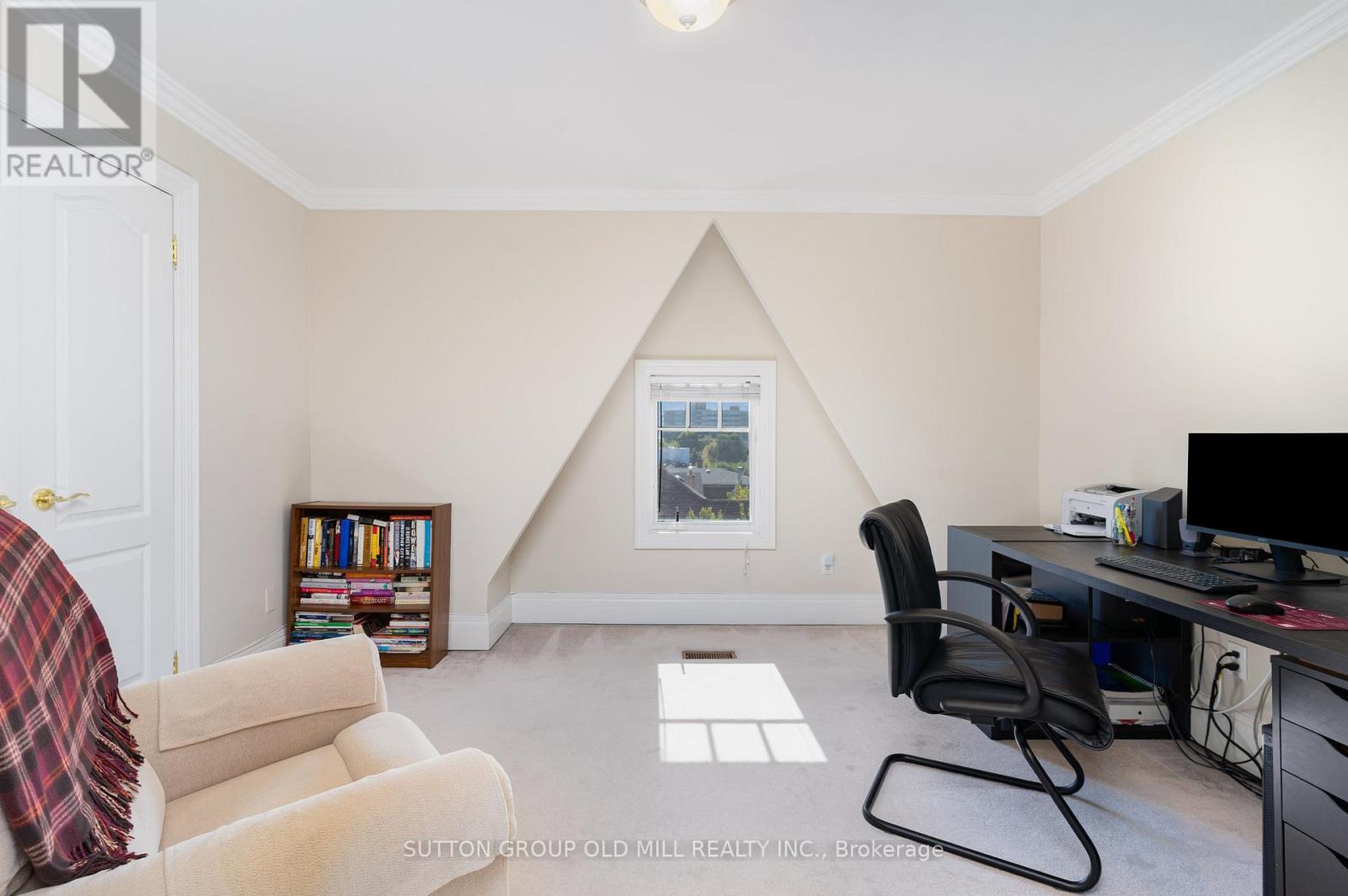 4 Hunter Avenue, Toronto, Ontario  M6E 2C8 - Photo 22 - W12460102