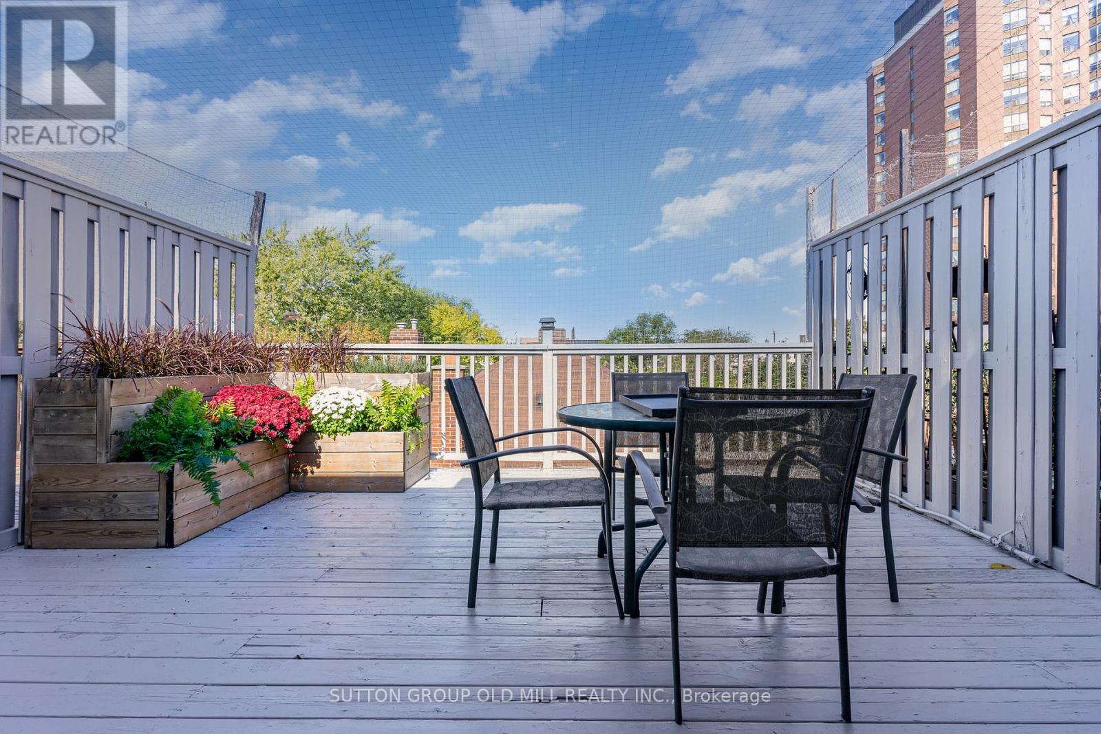 4 Hunter Avenue, Toronto, Ontario  M6E 2C8 - Photo 28 - W12460102