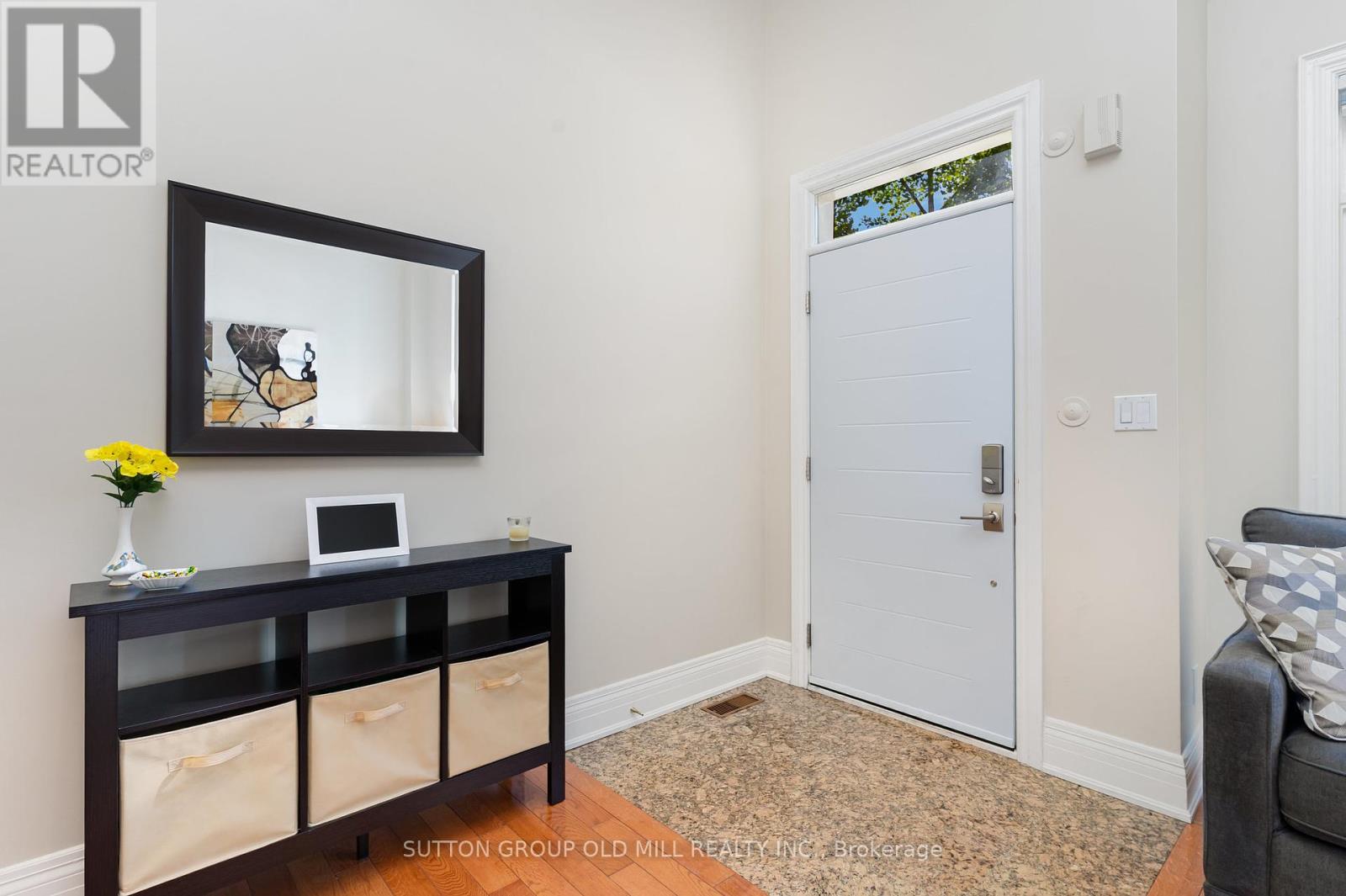 4 Hunter Avenue, Toronto, Ontario  M6E 2C8 - Photo 31 - W12460102