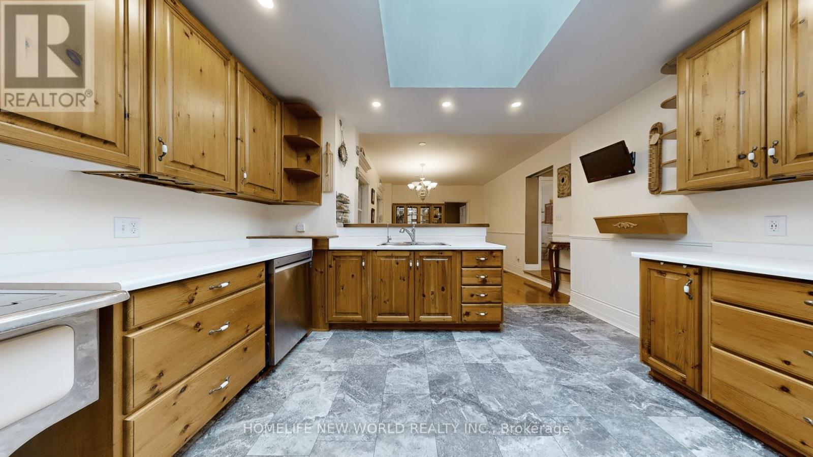 18770 Leslie Street, East Gwillimbury, Ontario  L0G 1V0 - Photo 10 - N12510538