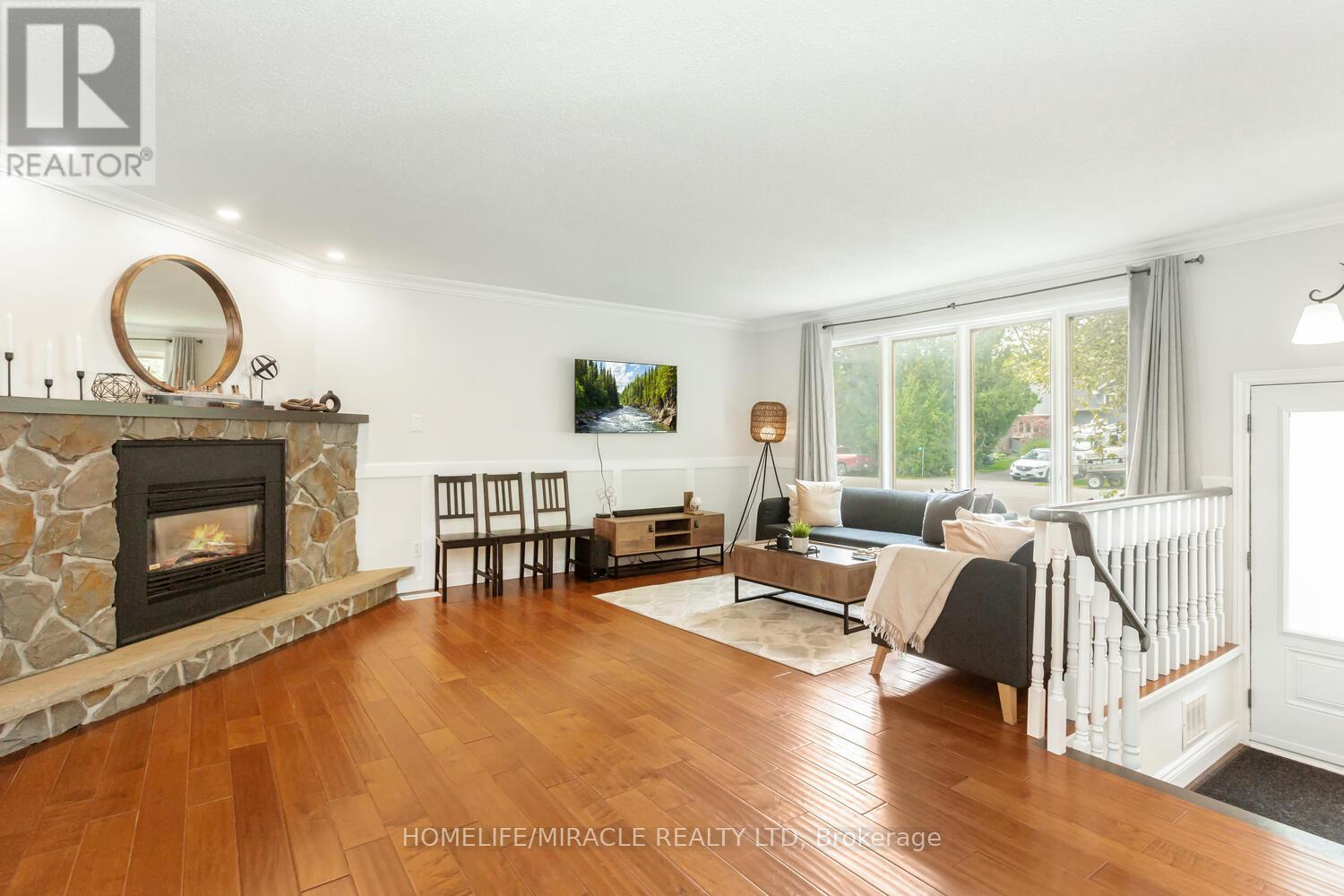 17 Kinsley Street, King (Nobleton), Ontario L0G 1N0 - Photo 8 - N12510600