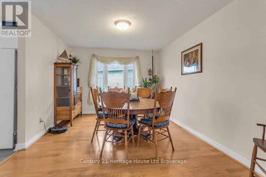 5 Dereham Drive, Tillsonburg, Ontario  N4G 5L8 - Photo 8 - X12510606