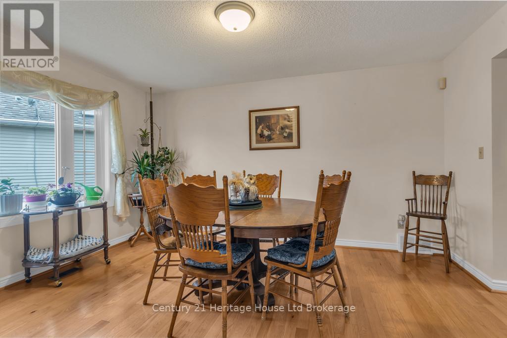 5 Dereham Drive, Tillsonburg, Ontario  N4G 5L8 - Photo 9 - X12510606