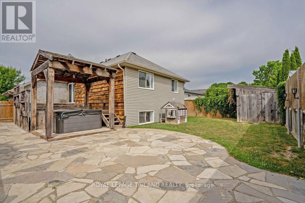 307 Frances Street, Central Elgin, Ontario  N5L 1B2 - Photo 3 - X12400646