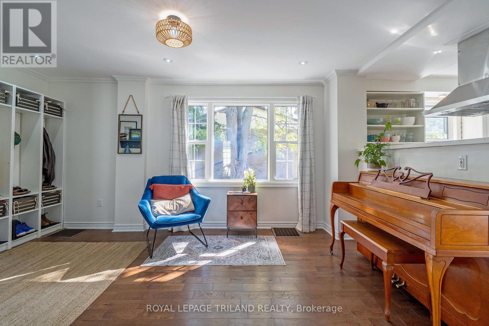 Photo 10 of 49 for 18 Tecumseh Street