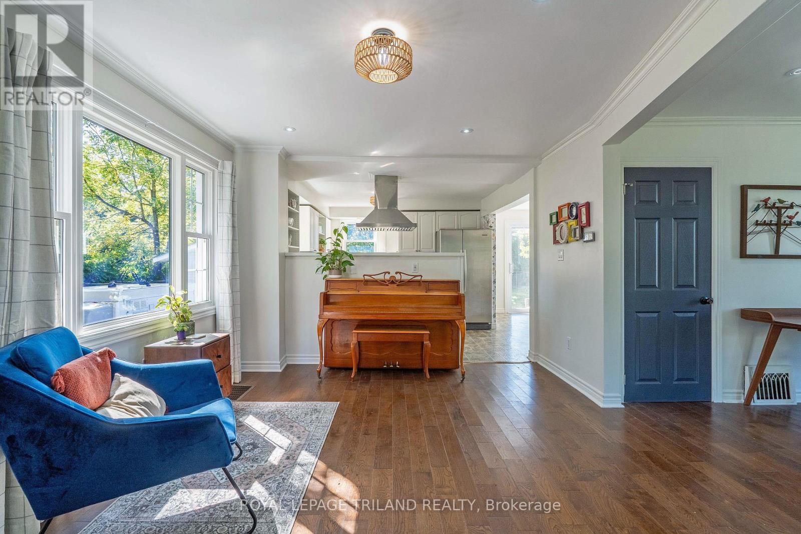 Photo 12 of 49 for 18 Tecumseh Street