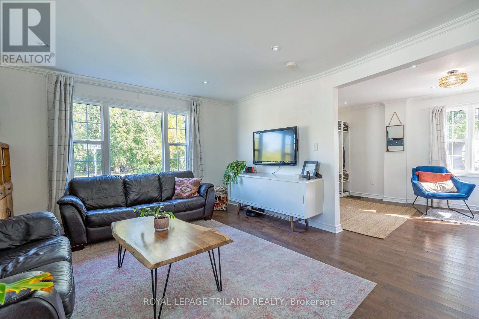 Photo 15 of 49 for 18 Tecumseh Street