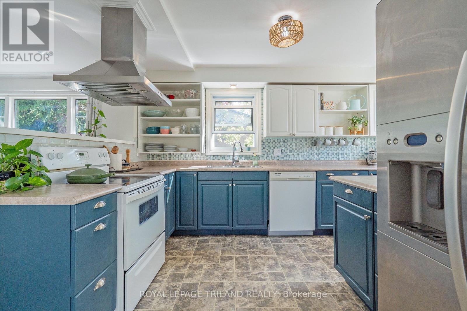 Photo 18 of 49 for 18 Tecumseh Street