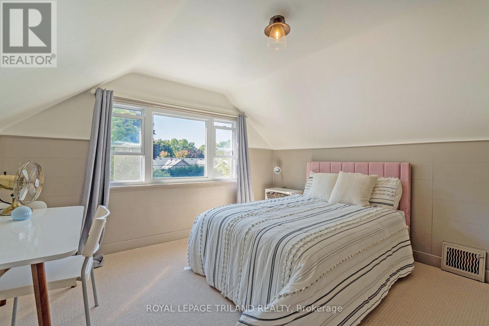 Photo 28 of 49 for 18 Tecumseh Street