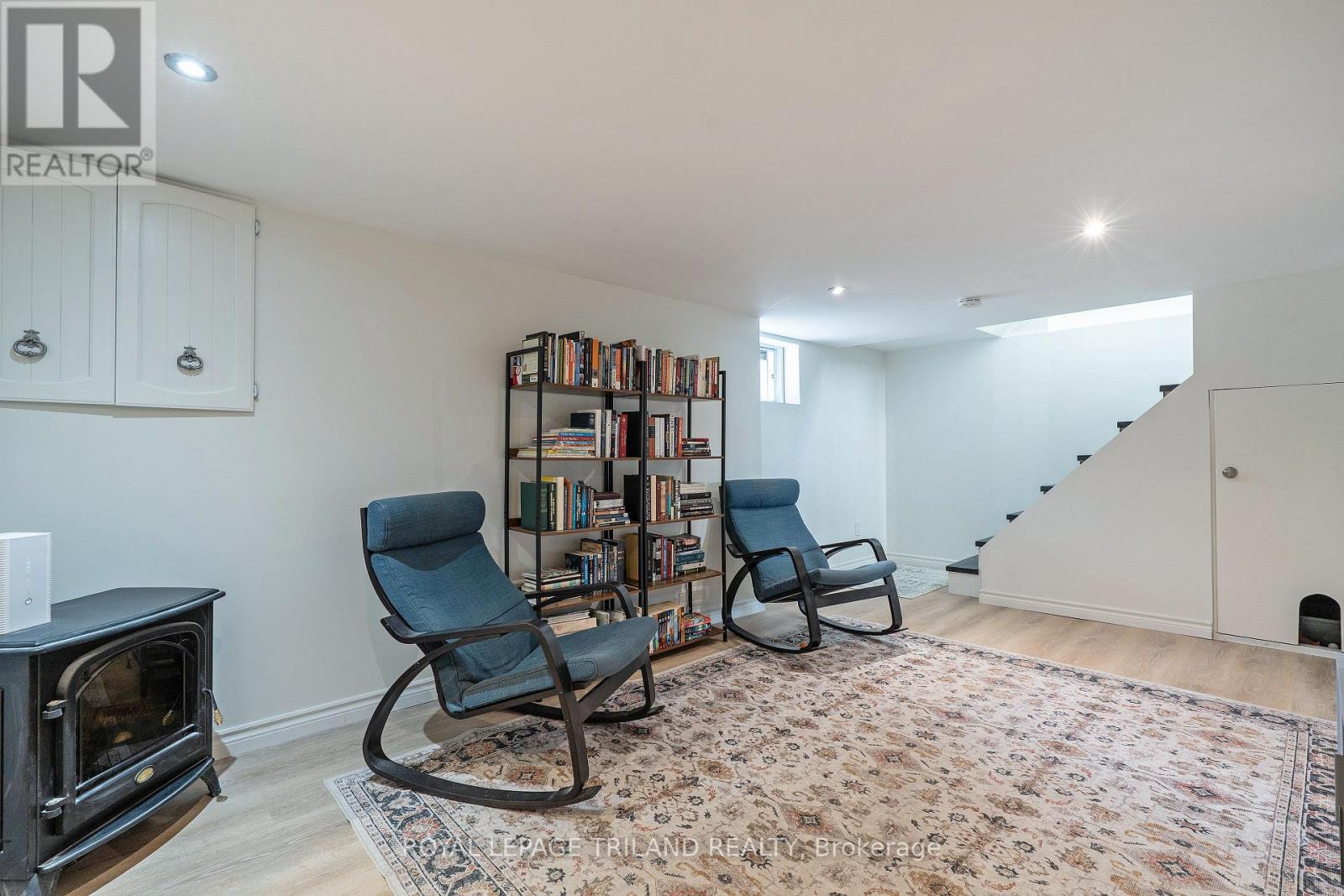 Photo 33 of 49 for 18 Tecumseh Street