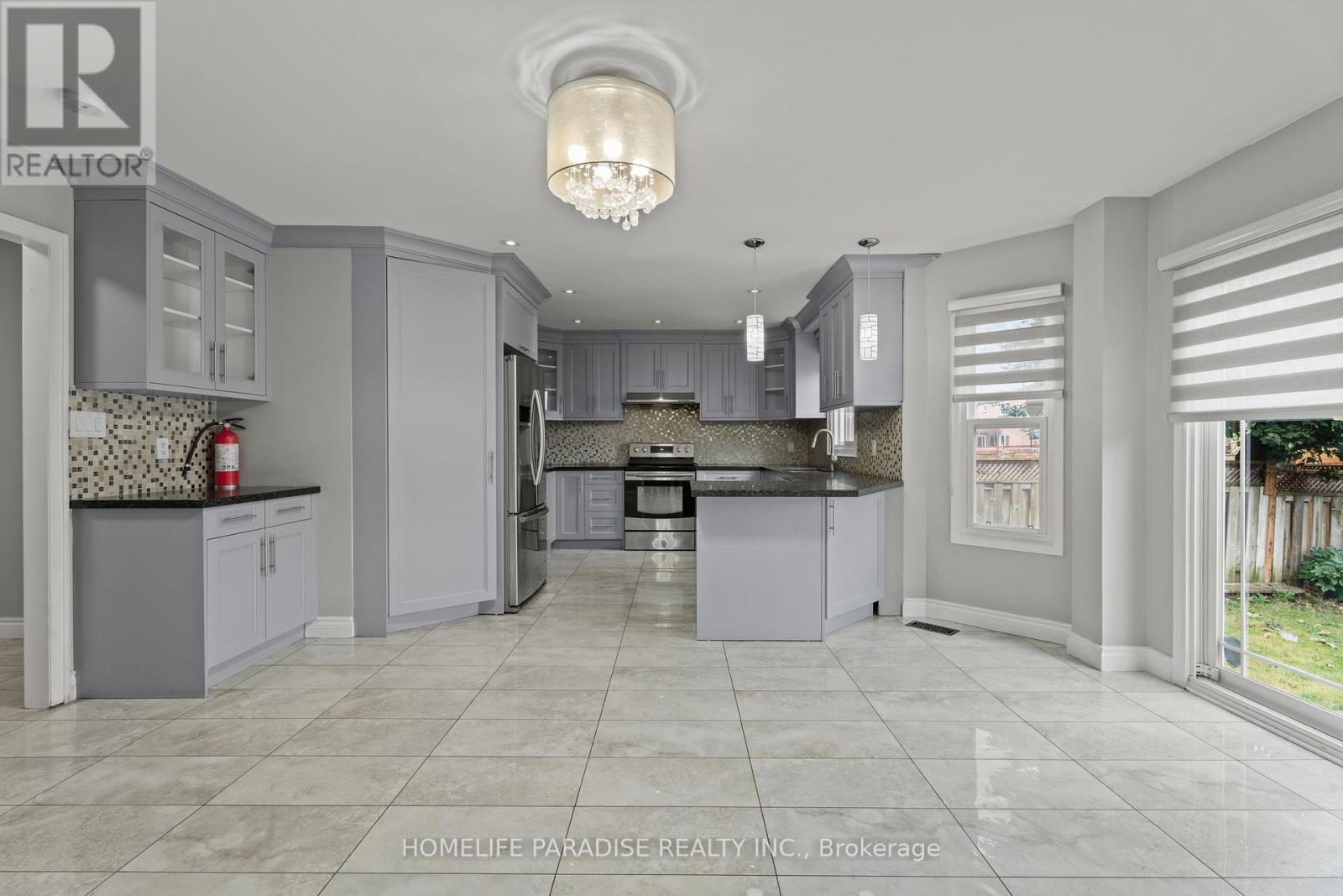 6 Ivy Lea Court, Brampton, Ontario  L6Y 4K6 - Photo 10 - W12510562