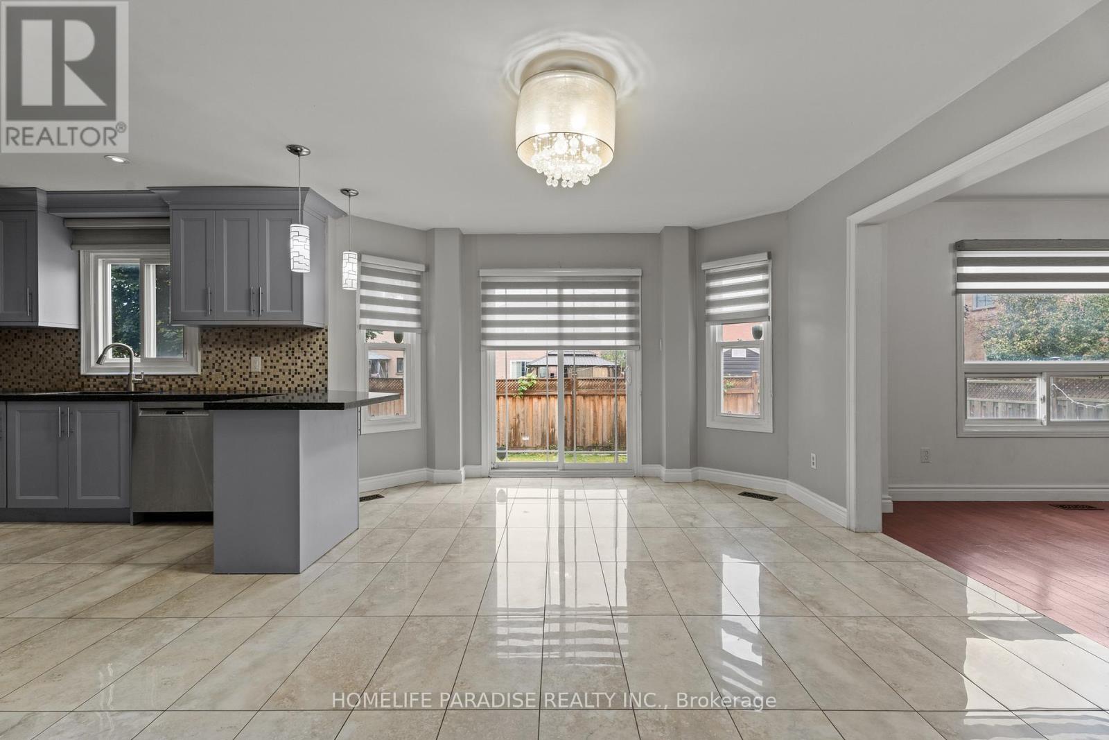 6 Ivy Lea Court, Brampton, Ontario  L6Y 4K6 - Photo 11 - W12510562