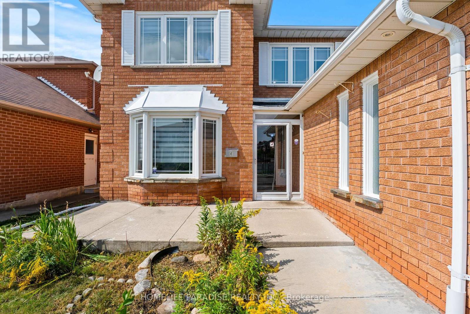 6 Ivy Lea Court, Brampton, Ontario  L6Y 4K6 - Photo 3 - W12510562