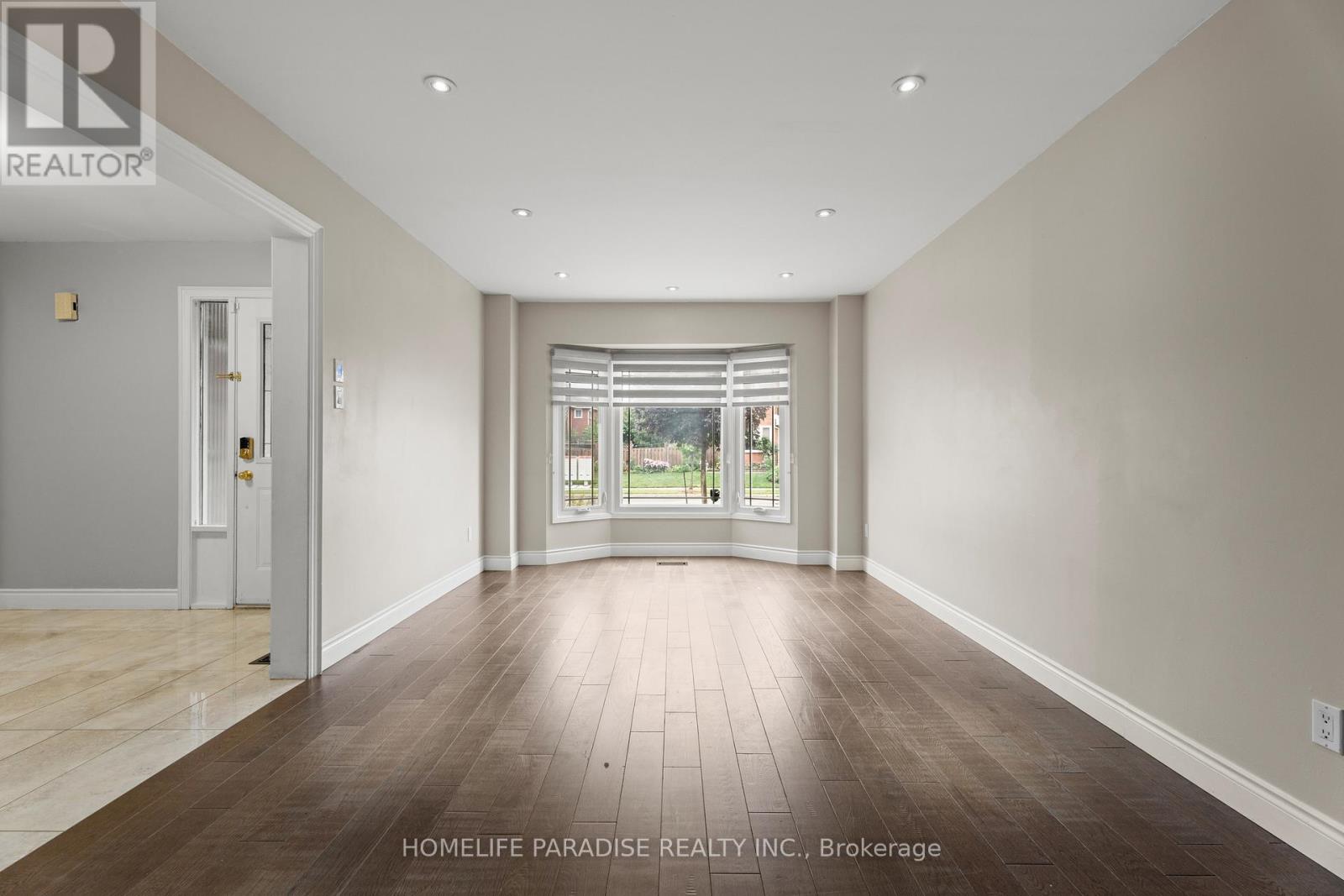 6 Ivy Lea Court, Brampton, Ontario  L6Y 4K6 - Photo 5 - W12510562