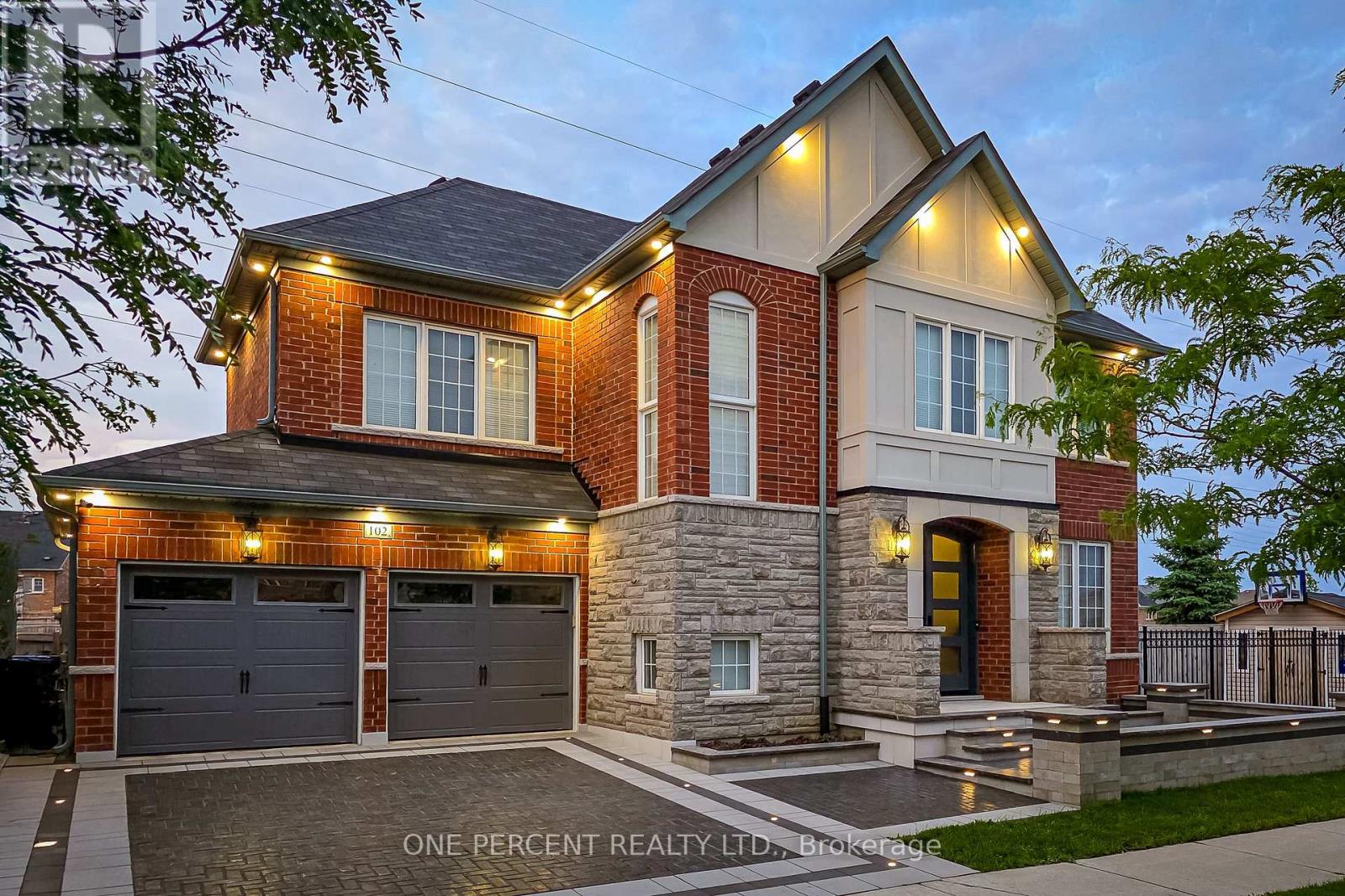 102 MONKTON CIRCLE, Brampton, Ontario