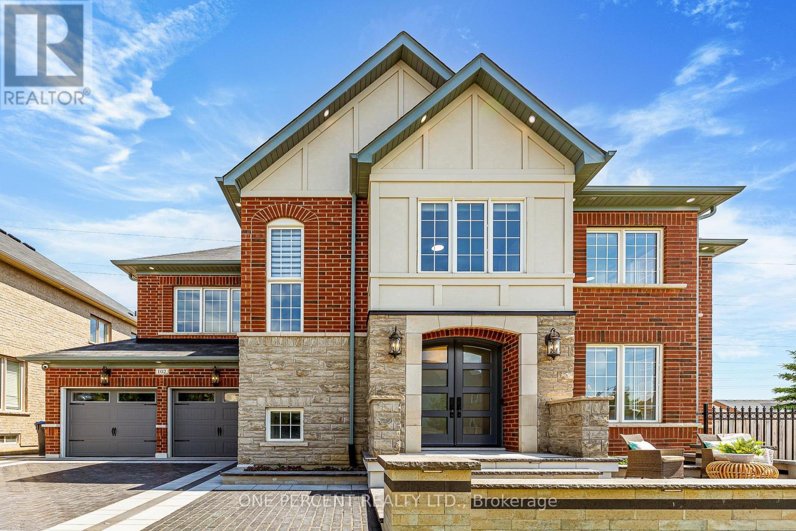 102 Monkton Circle, Brampton, Ontario  L6Y 5Z5 - Photo 5 - W12510564