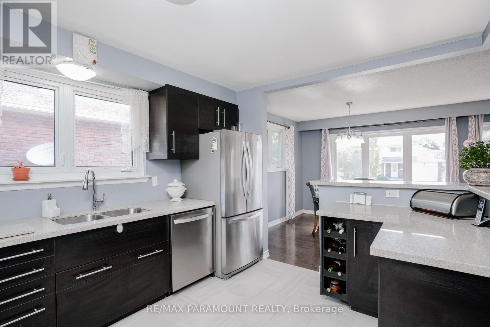 8 Edwin Drive, Brampton, Ontario  L6Y 1A1 - Photo 14 - W12510568