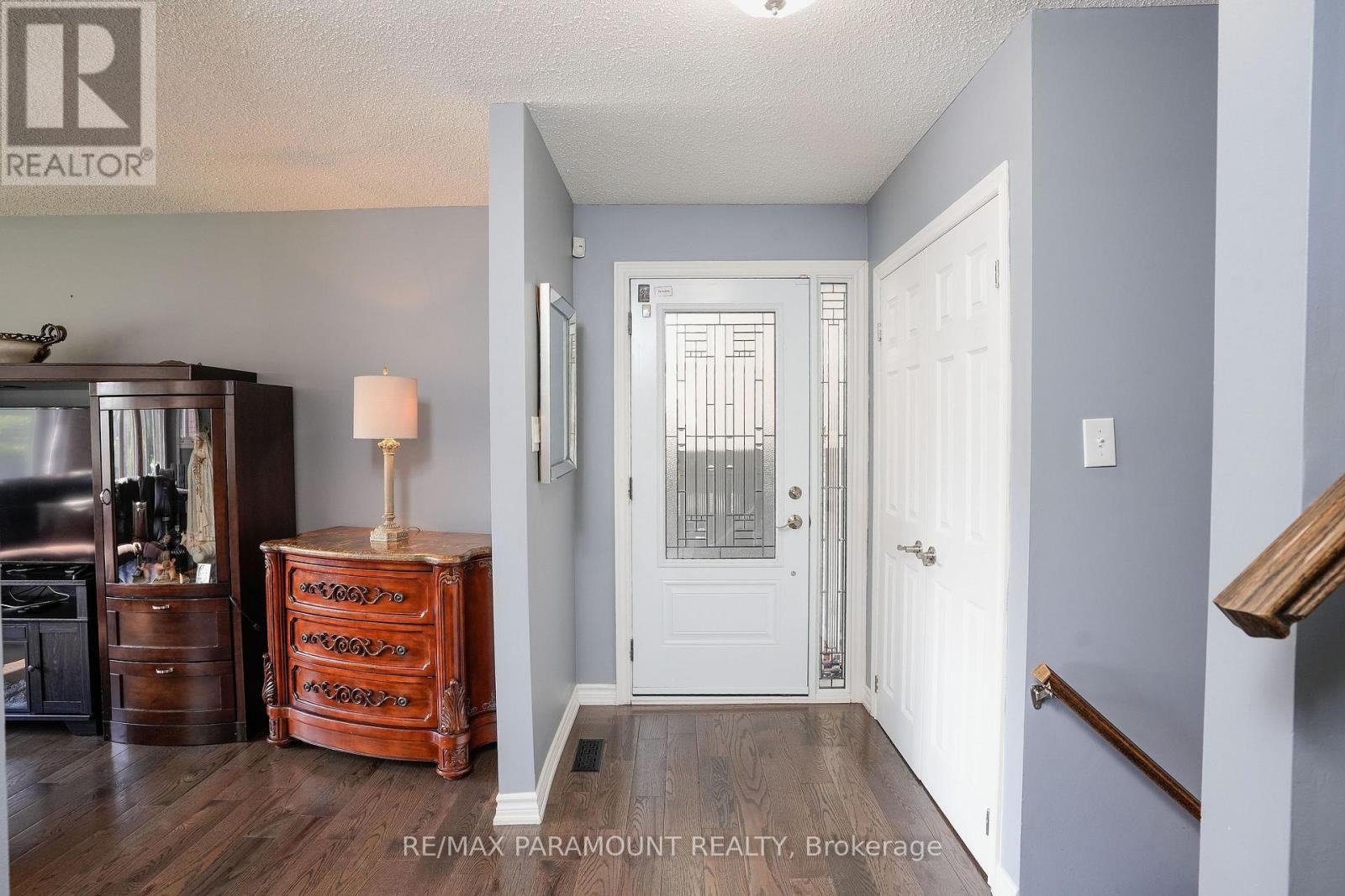 8 Edwin Drive, Brampton, Ontario  L6Y 1A1 - Photo 7 - W12510568