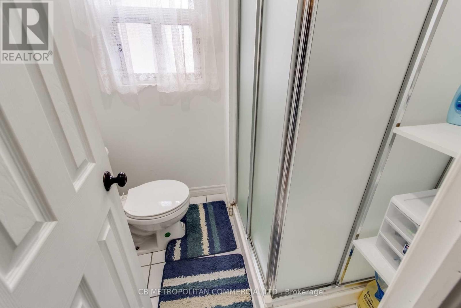 Upper - 2538 Weston Road, Toronto, Ontario  M9N 2A6 - Photo 13 - W12510572