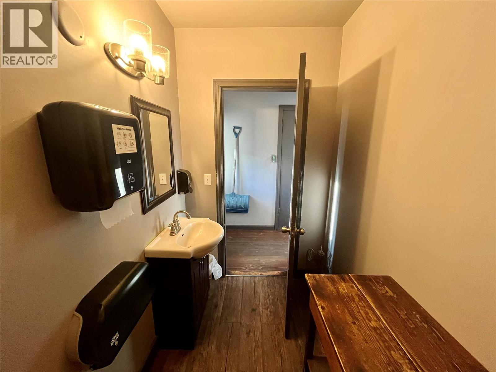 420 Broadway Street, Nakusp, British Columbia  V0G 1R0 - Photo 24 - 10332767