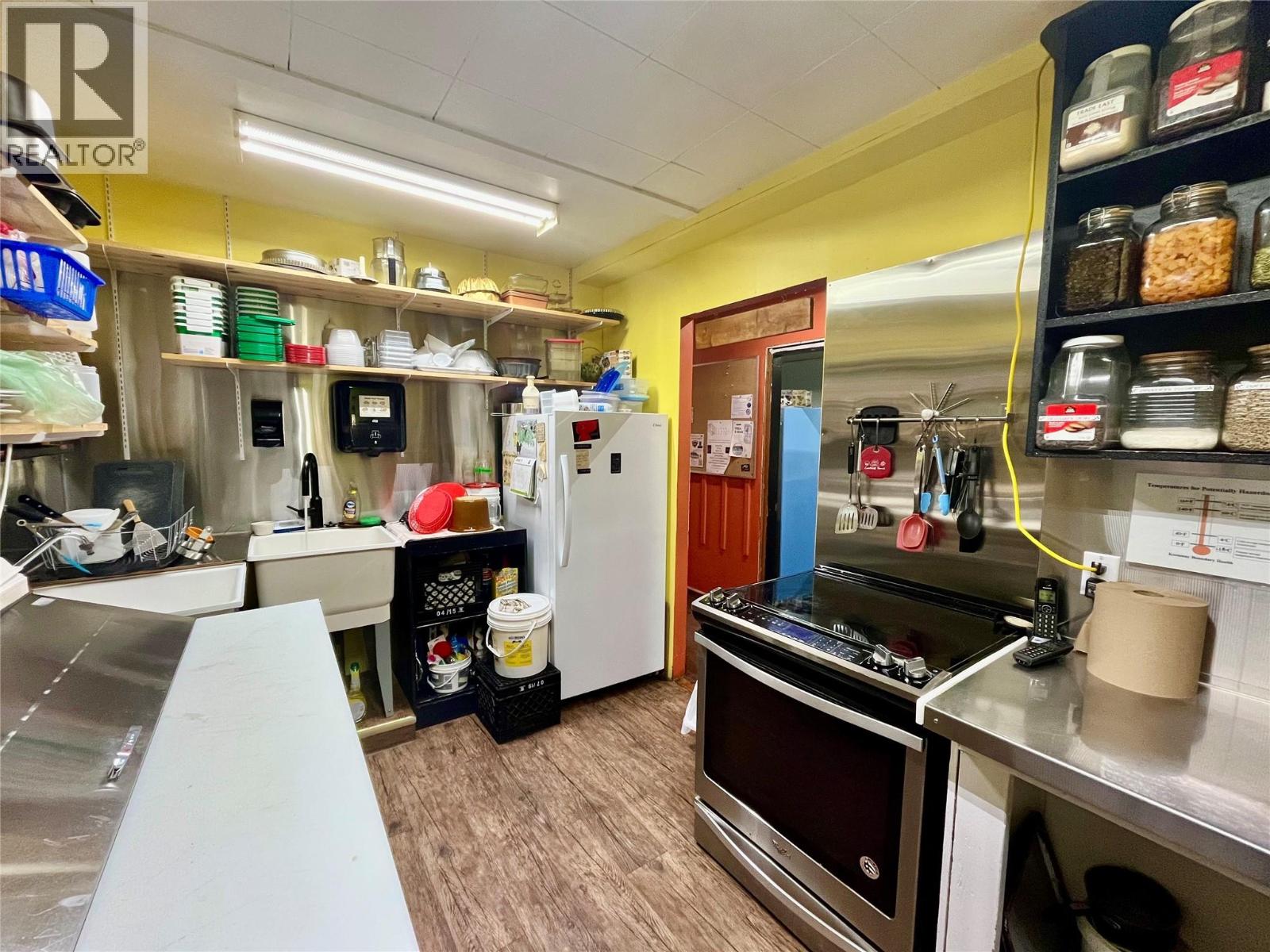 420 Broadway Street, Nakusp, British Columbia  V0G 1R0 - Photo 20 - 10332767