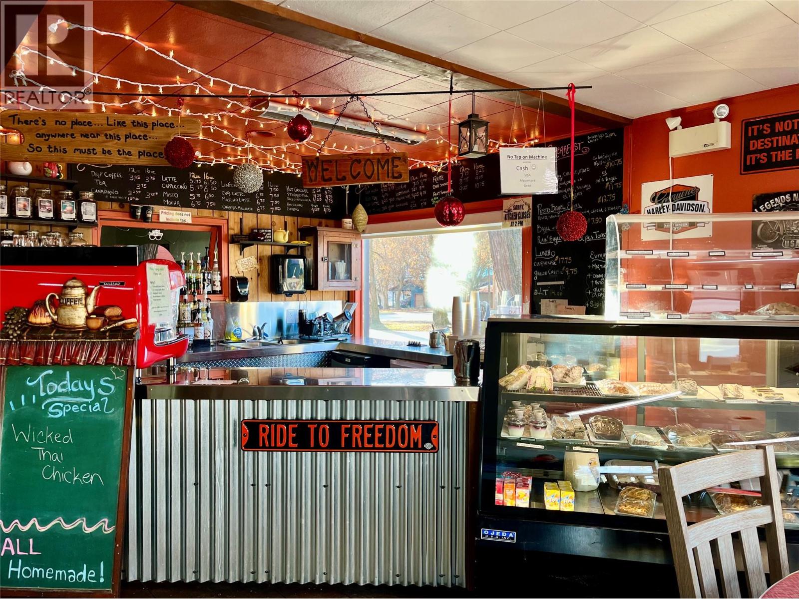 420 Broadway Street, Nakusp, British Columbia  V0G 1R0 - Photo 14 - 10332767