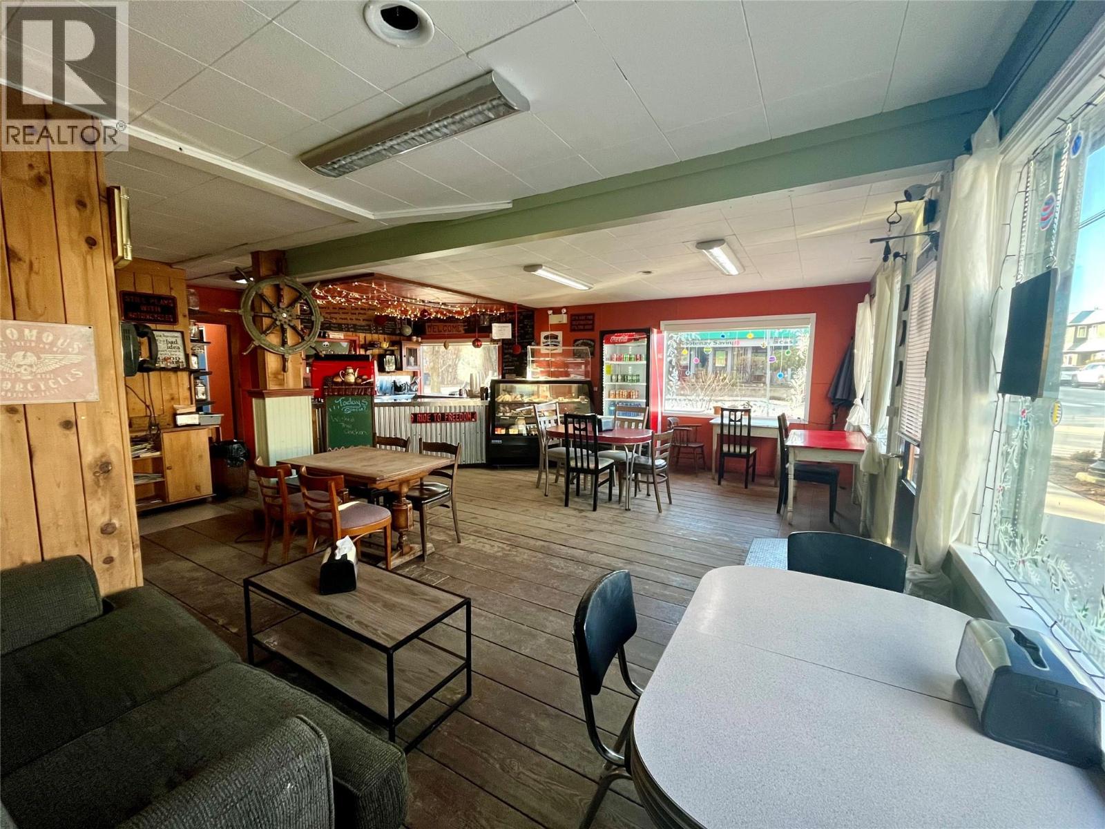 420 Broadway Street, Nakusp, British Columbia  V0G 1R0 - Photo 5 - 10332767