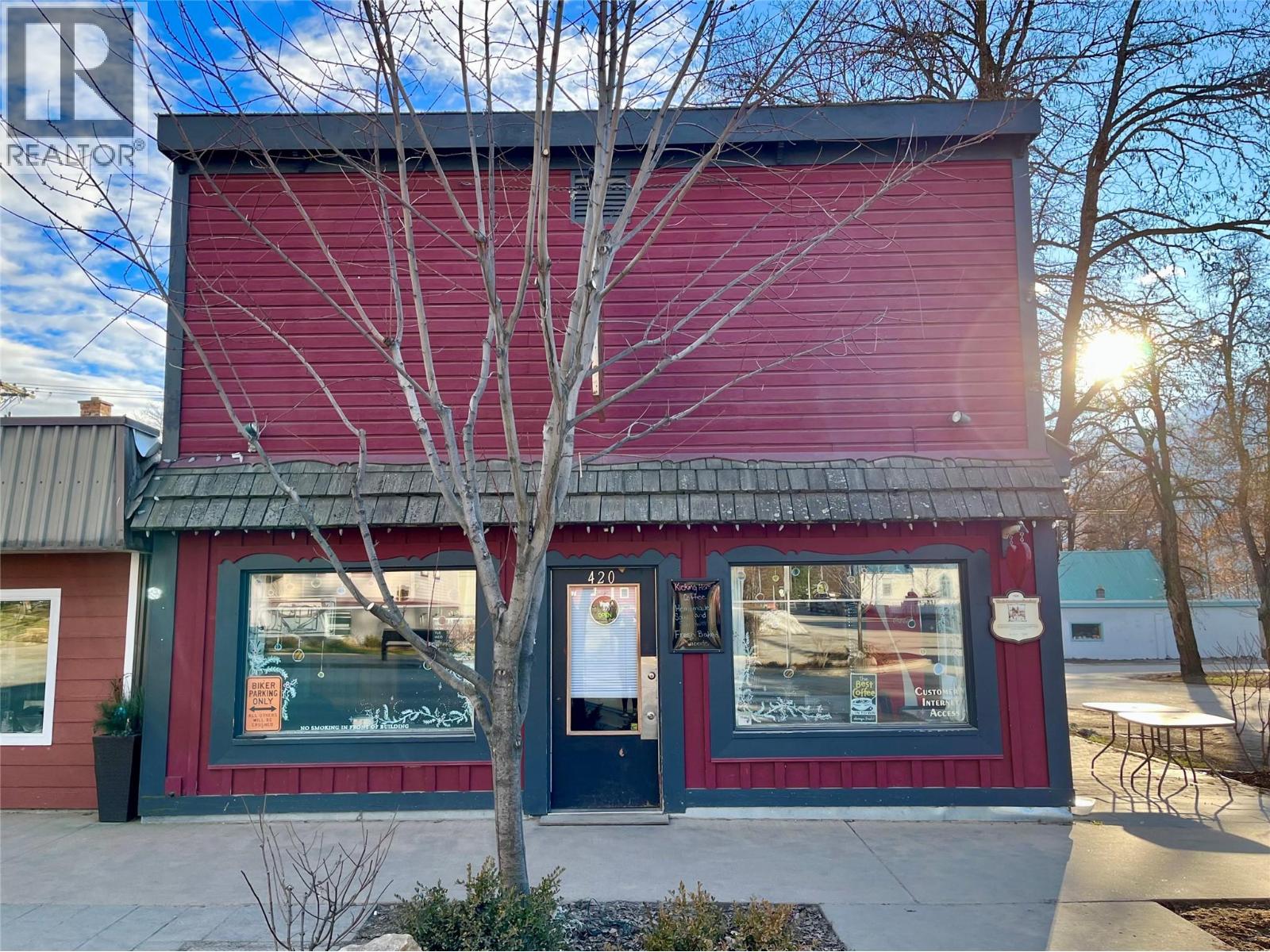 420 Broadway Street, Nakusp, British Columbia  V0G 1R0 - Photo 1 - 10332767