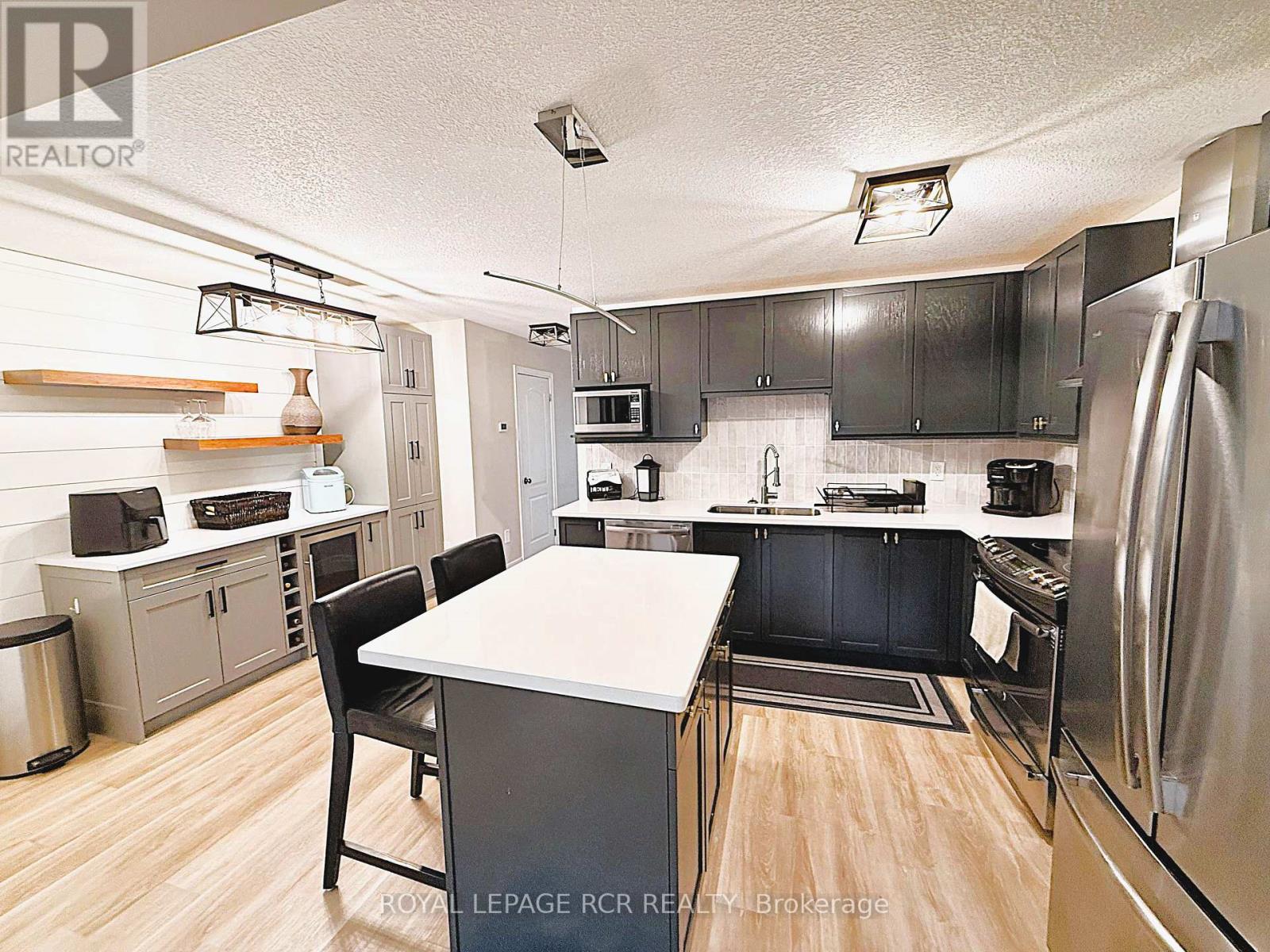 113 Winterton Court, Orangeville, Ontario L9W 6Z7 - Photo 3 - W12495740