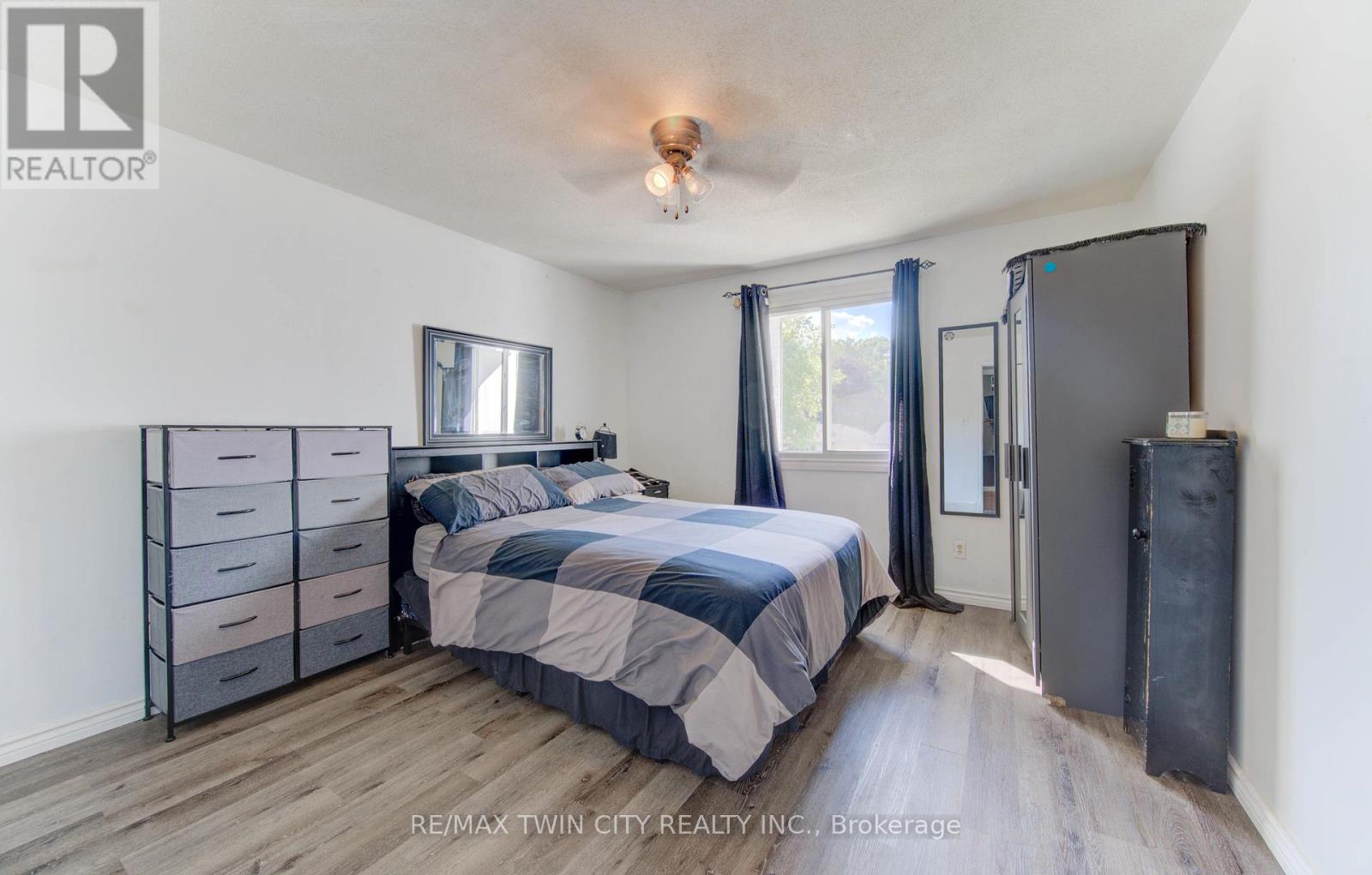 320 Country Hill Drive, Kitchener, Ontario  N2E 2C2 - Photo 21 - X12510596