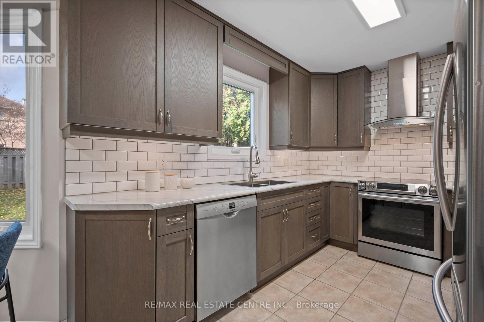 43 Robson Avenue, Cambridge, Ontario  N1T 1L2 - Photo 7 - X12510598