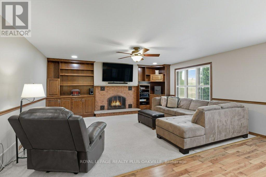 67 Horizon Court, Hamilton, Ontario  L9B 1W9 - Photo 10 - X12510604