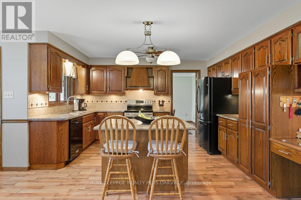 67 Horizon Court, Hamilton, Ontario  L9B 1W9 - Photo 14 - X12510604