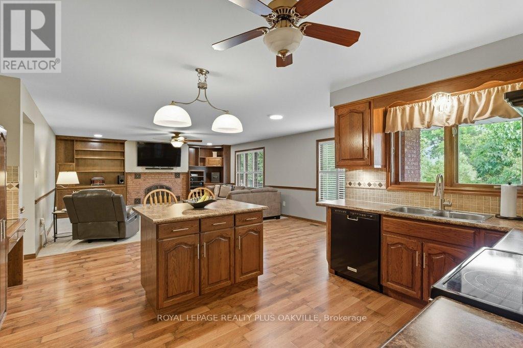 67 Horizon Court, Hamilton, Ontario  L9B 1W9 - Photo 16 - X12510604