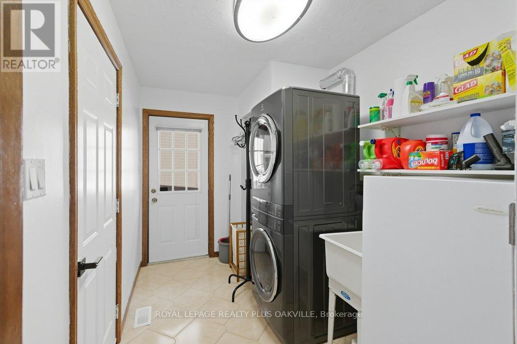 67 Horizon Court, Hamilton, Ontario  L9B 1W9 - Photo 21 - X12510604